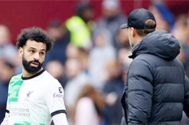 Engleski mediji uvjereni da Mohamed Salah namjerno provocira Jurgena Kloppa