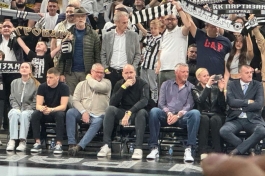 Toni Kukoč i Dino Rađa u Beogradu, pogledajte kako su navijači Partizana dočekali hrvatske legende