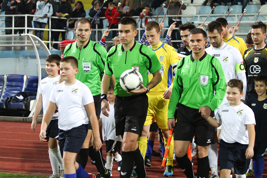Prva Hrvaska Nogometna Liga MaxTV 2013/14, 11. krog: HNK Rijeka vs
