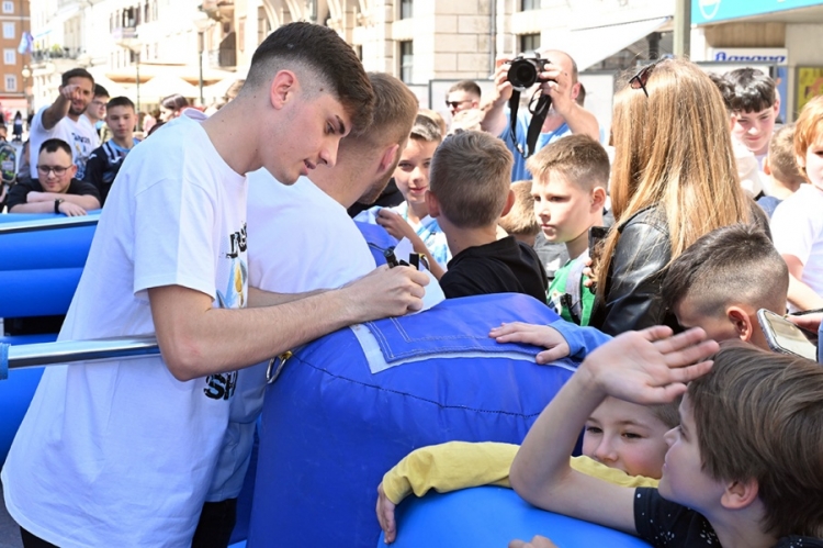 Meet and greet event, druženje nogometaša i navijača Rijeke na Korzu