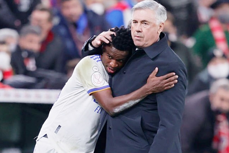 Vinicius Junior i Carlo Ancelotti