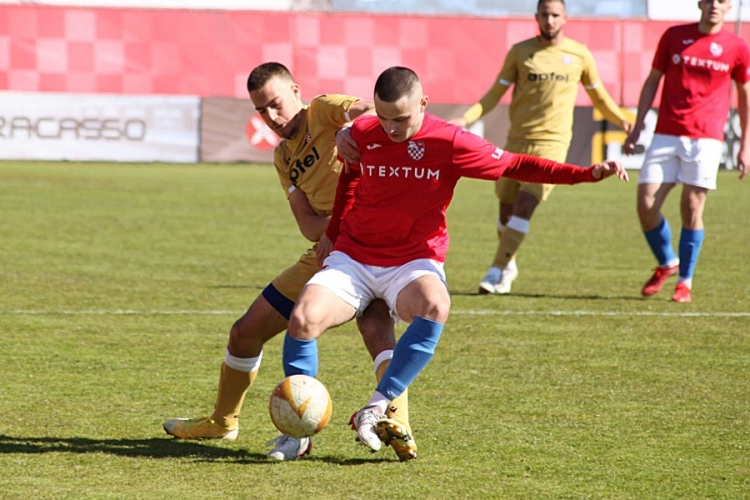 Marko Ivanković (Orijent 1919) i Niko Đolonga (Hajduk)