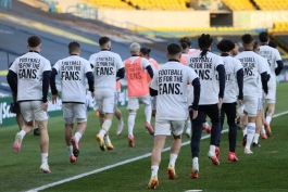 Igrači Leedsa prije utakmice protiv Liverpoola