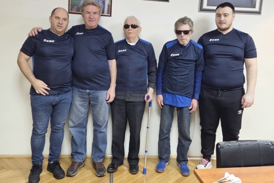 Članovima Sportskog kluba slijepih Rijeka donirani dresovi
