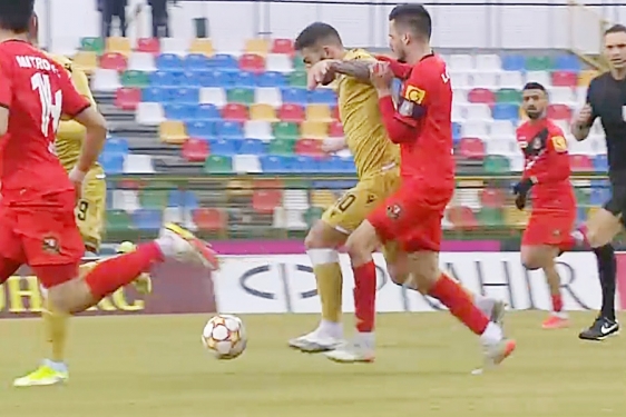 Marko Livaja (Hajduk) i Kristijan Lovrić (Gorica)