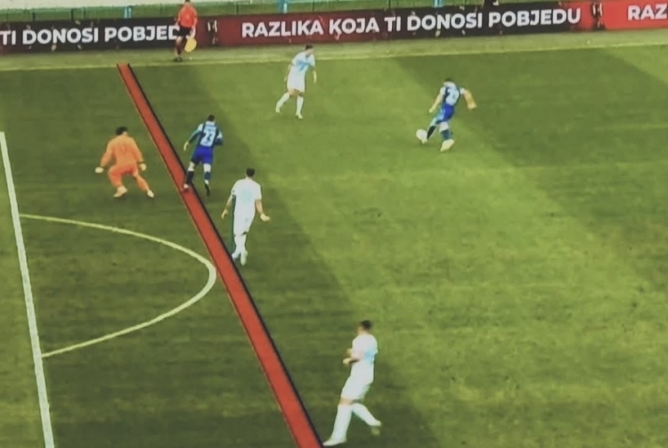 Čak šest minuta trebalo je proći da netko u VAR sobi povuče imaginarnu crtu,  prosječna stanka zbog VAR provjera u Premierligi traje 20 sekundi