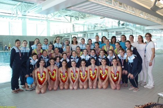 Sinkro plivačice kluba Primorje Aqua Maris