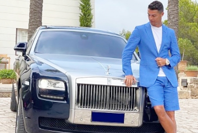 Cristiano Ronaldo objavio fotografiju sa znakovitim potpisom