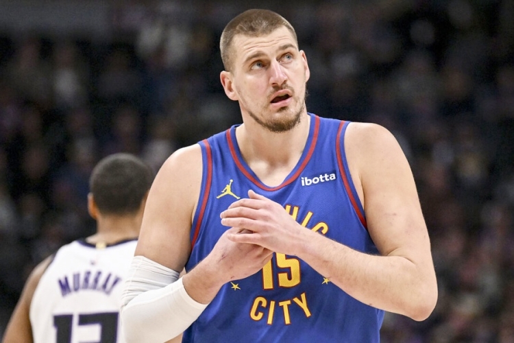 Nikola Jokić srušio još jedan NBA-rekord, pogledajte tricu preko cijeloga terena