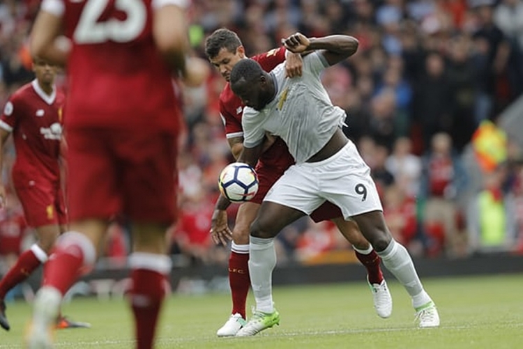 Dejan Lovren i Romelu Lukaku