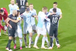 Jel' možete igrati nogomet? Poslušajte razgovor suca Darija Bela s igračima Rijeke i Dinama