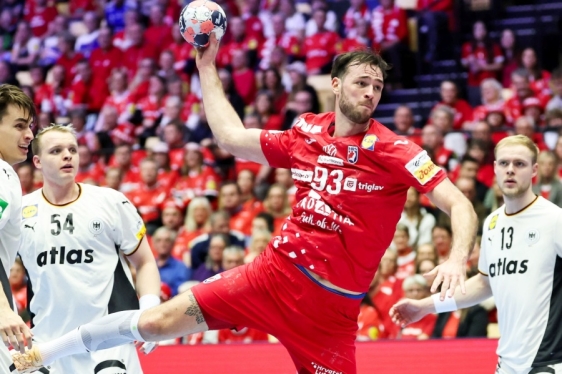 Hrvatska reprezentacija poražena u polufinalu, Njemačka u finalu