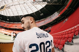 Pogledajte kako je Ajax predstavio Josipa Šutala, stiglo veliko pojačanje