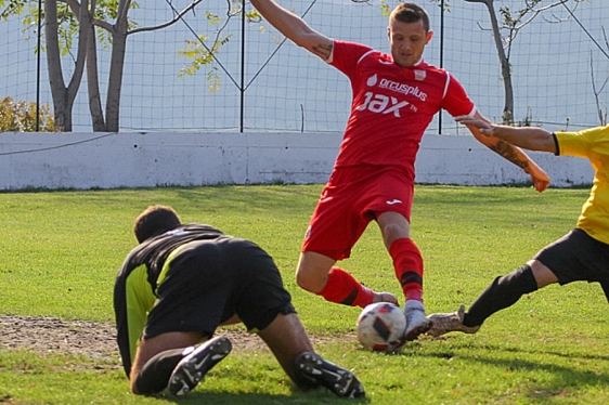 Dražen Pilčić (GrobniČan) i Mladen Ćućić (Borac) 