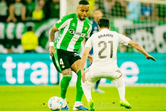 Hector Bellerin pogotkom u 94. minuti uskratio Real Madridu pobjedu