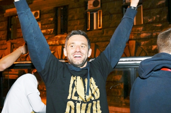 Naslovi su bili da su se Mišković i Rijeka predali…