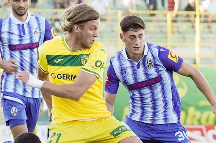 Prva HNL: Lokomotiva u Puli izjednačila u 94. minuti s igračem manje
