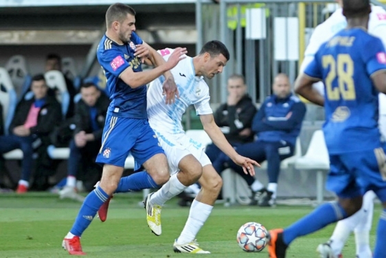 Dinamo na Rujevici, Rijeka na svom travnjaku još nije pobijedila ni jednog izravnog konkurenta