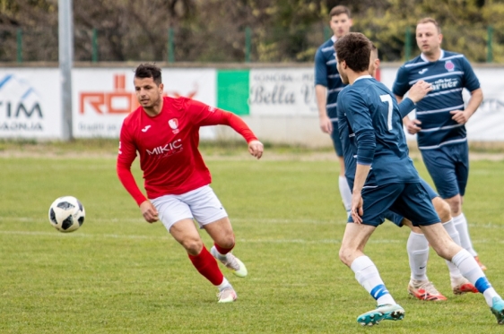  Anas Sharbini (OŠK Omišalj) i Filip Ćejić (Rječina)