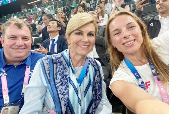 Jakov Kitarović, Kolinda Grabar Kitarović i Julija Ljubančić, riječka veza u Parizu