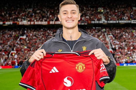 Benjamin Šeško službeno postao igrač Manchester Uniteda