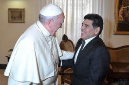 Papa Franjo: Maradona je na terenu bio veliki pjesnik,  bio je vrlo krhak čovjek