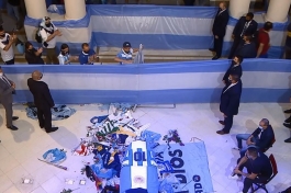 Skandiranje i pljesak na Maradoninom ispraćaju u rezidenciji argentinske vlade