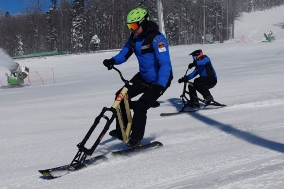 Platak domaćin prve međunarodne noćne utrke za skibike, 3ski, skibob i snowscoot