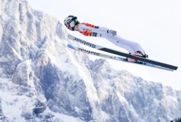 Nika Prevc popravila svoj svjetski rekord, pogledajte čudesni let na Planici