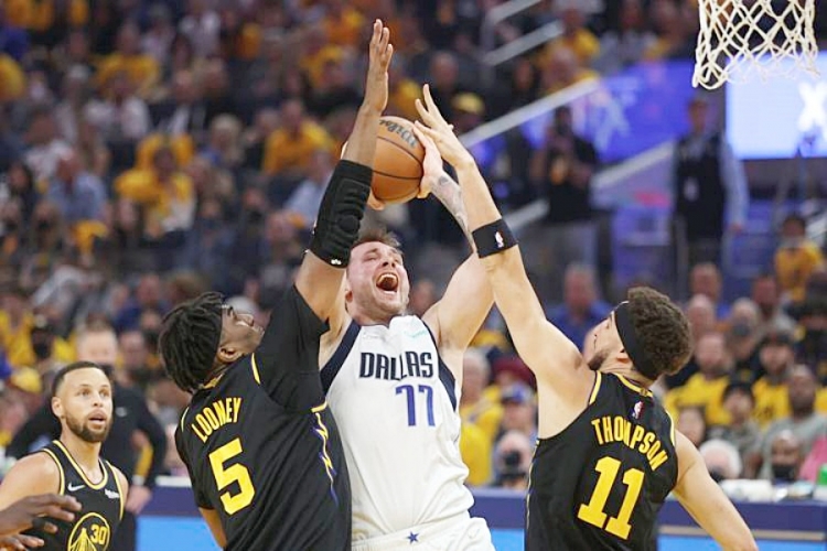 NBA Warriorsi pobijedili agresivnom obranom na Luki Dončiću