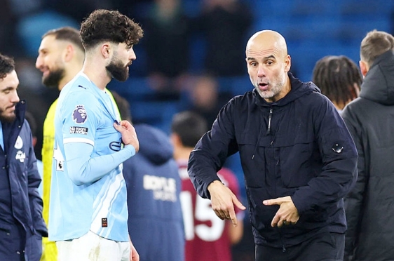 Pep Guardiola s Joškom Gvardiolom na terenu razgovarao o hrvatskim plažama