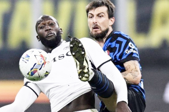 Napoli i Inter u petak odlučuju o prvaku, Ivan Smolčić nije najavljen u početnoj postavi Coma