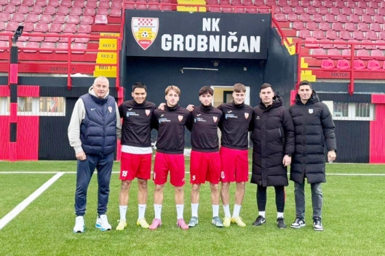 Tomislav Ivković, Marko Čop i Damir Kreilch s mladim igračima