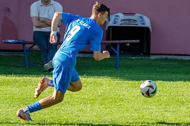 Niko Maksić, 18-godišnji napadač Klane