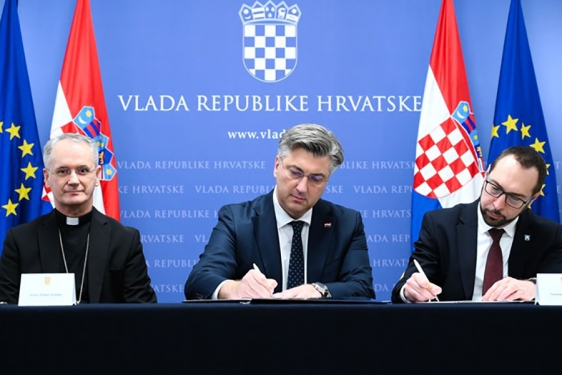 Zagrebački nadbiskup Dražen Kutleša, premijer Andrej Plenković i gradonačelik Zagreba Tomislav Tomašević