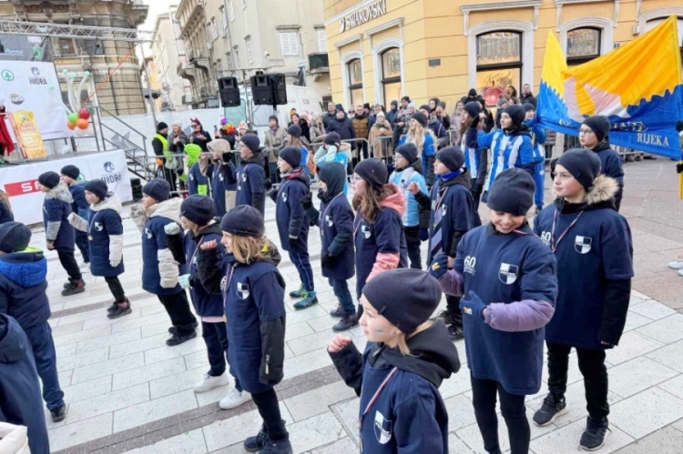 Pećinski feštari na karnevalu prezentirali budućnost riječkog rukometa