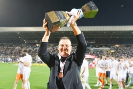 Hoće li postati prvi predsjednik koji je naplatio svoje trofeje?