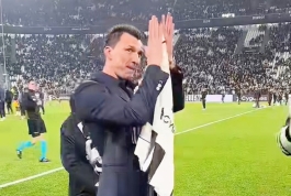 Pogledajte kako su navijači Juventusa dočekali Marija Mandžukića