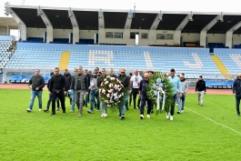 Delegacija Rijeke i predstavnici Armade položili vijence i zapalili svijeće ispod spomen ploče na Kantridi