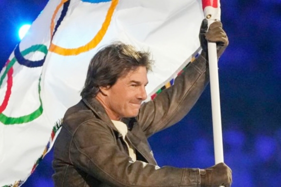 Pogledajte kako je Tom Cruise odnio olimpijsku zastavu iz Pariza u Los Angeles