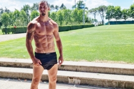 Zlatan Ibrahimović  fotografijom odgovorio kritičarima