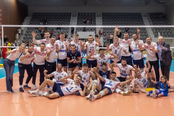 Hrvatski odbojkaši bez poraza osvojili prvo mjesto u Zlatnoj skupini Europske lige