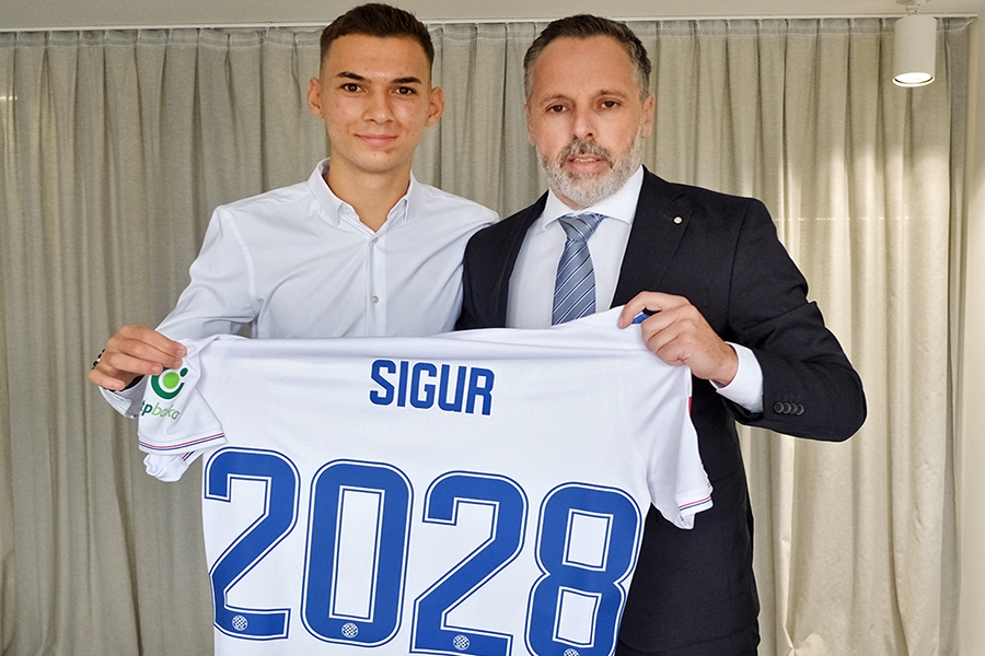 Niko Sigur produžio ugovor s Hajdukom do ljeta 2028., veznjak se nada osvajanju naslova