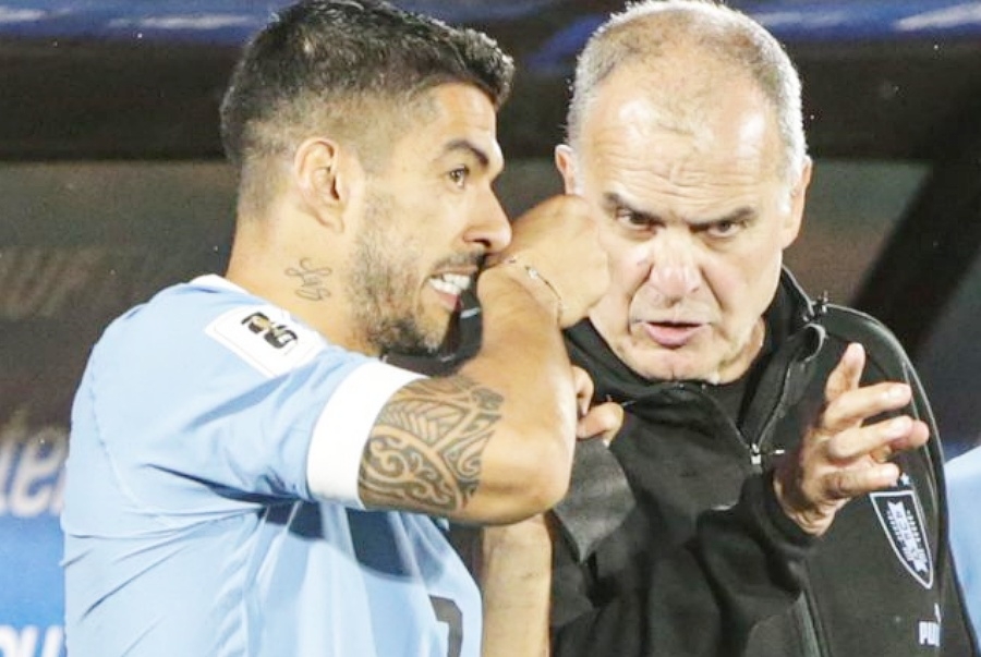 Luis Suarez tvrdi da Marcelo Bielsa ima loš odnos s igračima, koji od argentinskog stručnjaka očekuju da barem kaže: Dobar dan!