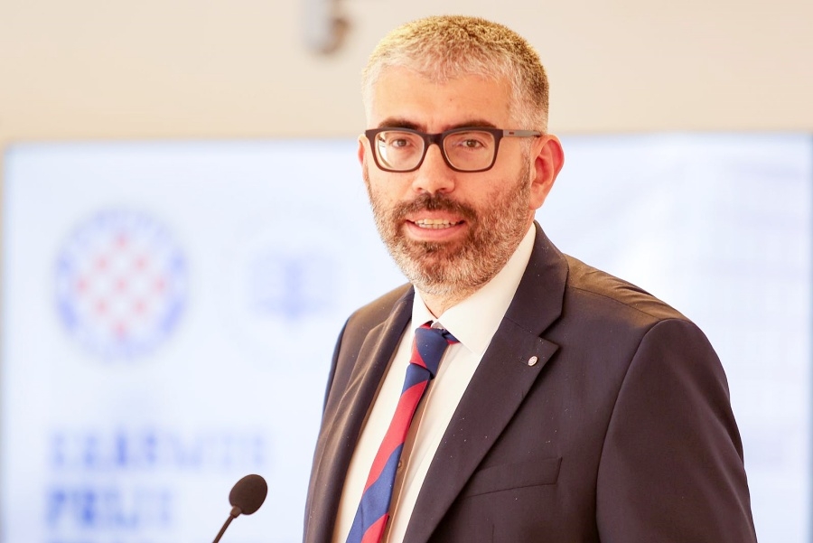 Nastavak teatra apsurda, navijači Hajduka biraju nove članove Nadzornog odbora