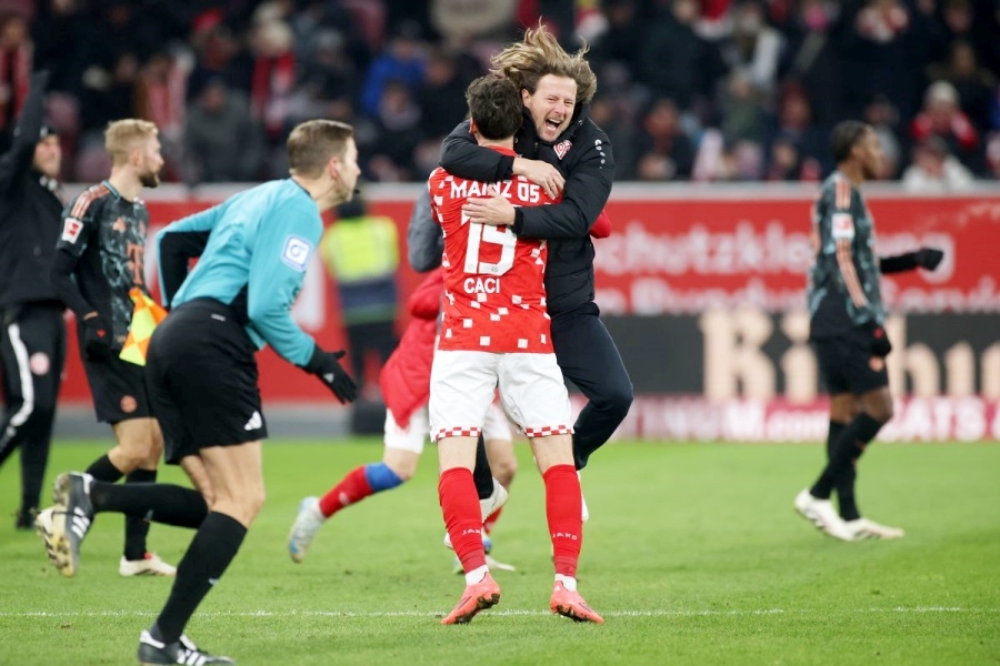 Bundesliga: Bayern doživio prvi poraz, Leverkusen pobijedio Augsburg