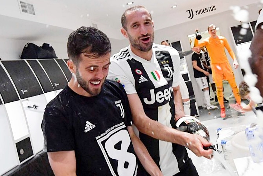 Miralem Pjanić: Mrzio sam igrati protiv njega, tukao me je!