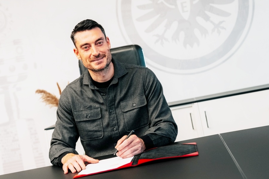 Albert Riera ima novi posao, Eintracht predstavio  trenera
