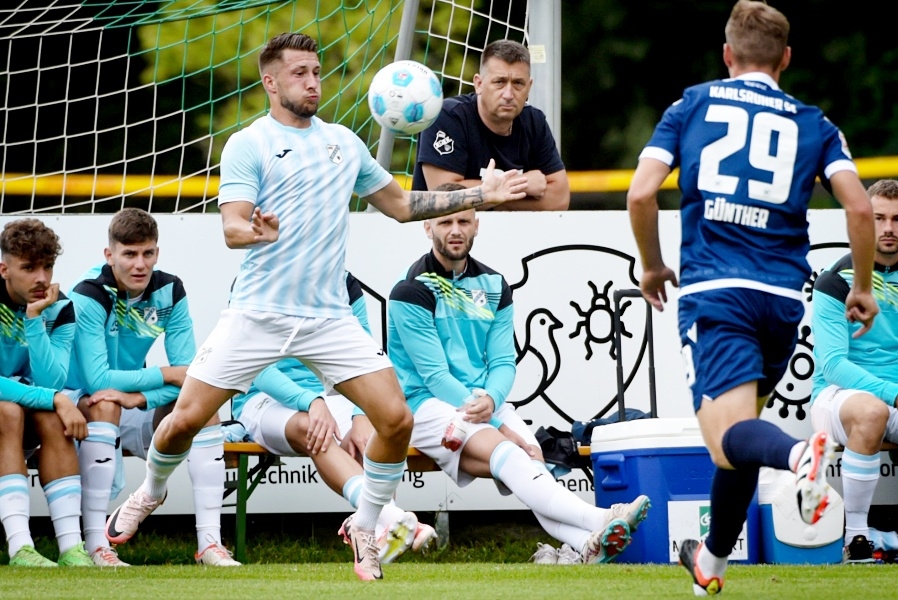 Rijeka i Karlsruher  prvih sat vremena odigrali bez pogodaka, riječka momčad igrala bolje