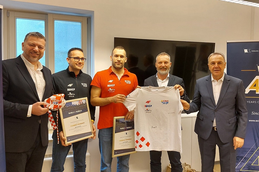 Najveći lanac marina dočekao zlatne vaterpoliste